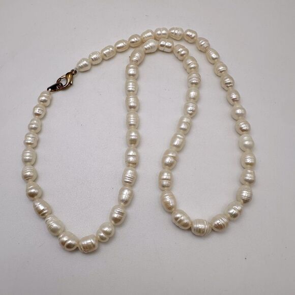19" genuine freshwater pearl necklace with gold tone lobster clasp! - Picture 1 of 14